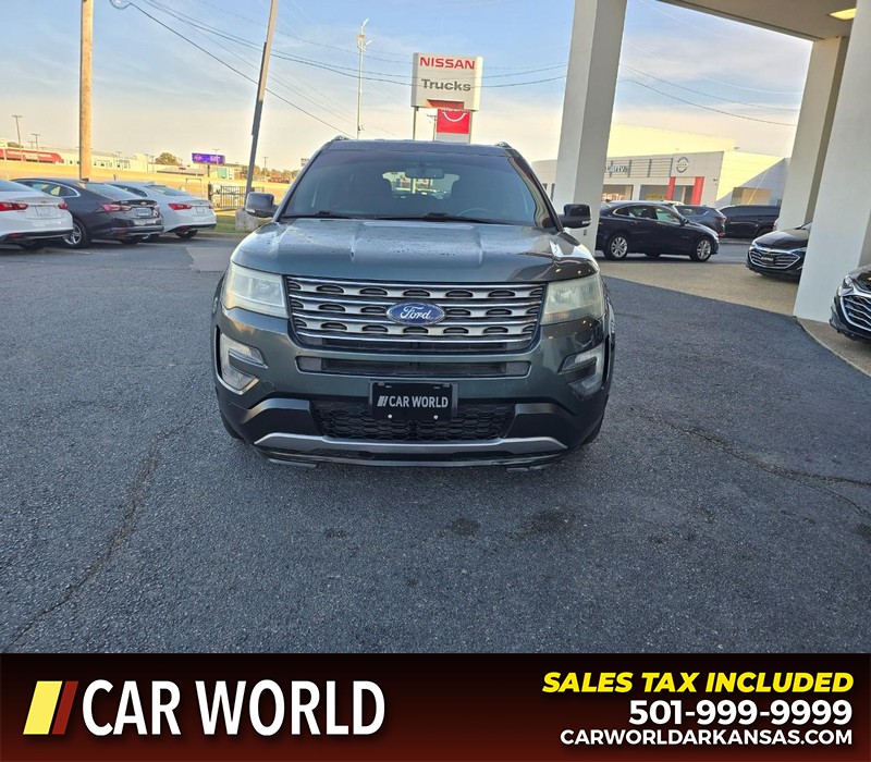 Ford Explorer Vehicle Full-screen Gallery Image 2