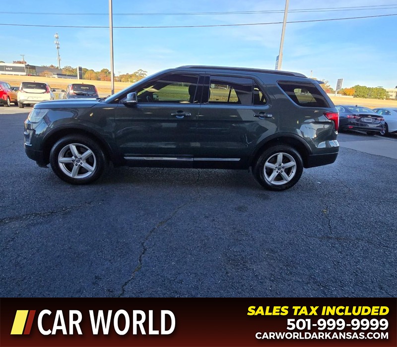 Ford Explorer Vehicle Full-screen Gallery Image 4