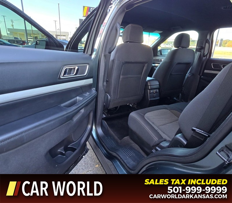 Ford Explorer Vehicle Full-screen Gallery Image 10