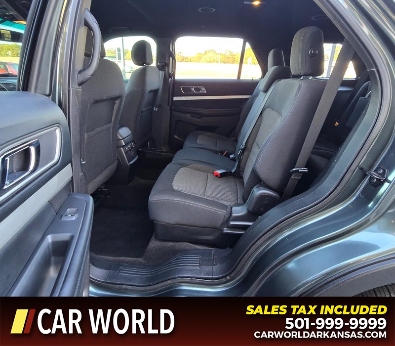 Ford Explorer Vehicle Full-screen Gallery Image 11