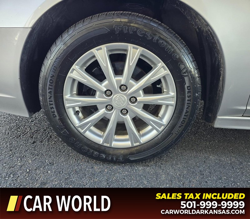 Buick Lucerne Vehicle Full-screen Gallery Image 6