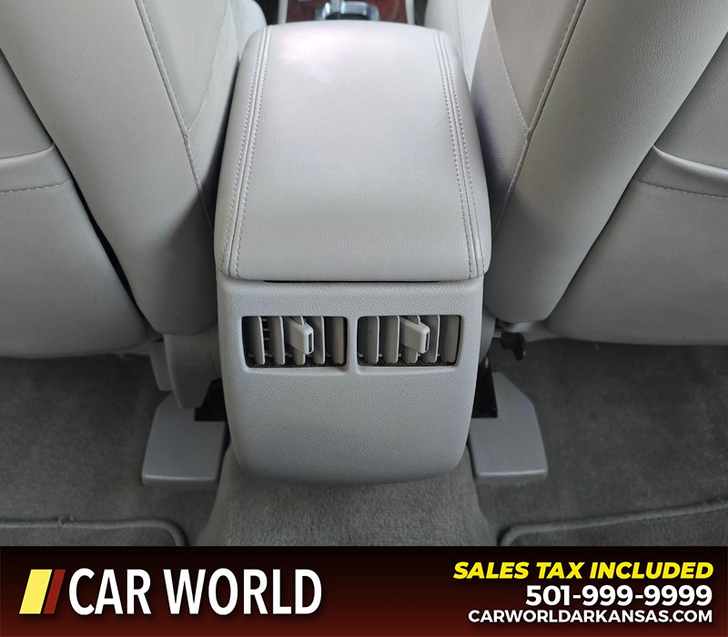 Buick Lucerne Vehicle Full-screen Gallery Image 18