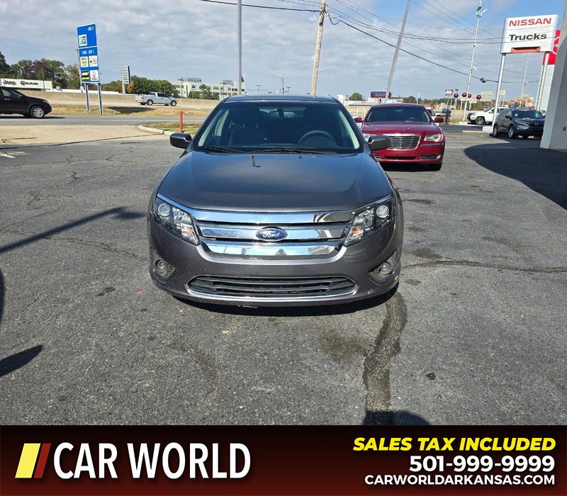 Ford Fusion Vehicle Full-screen Gallery Image 2