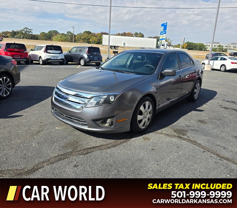 Ford Fusion Vehicle Full-screen Gallery Image 3