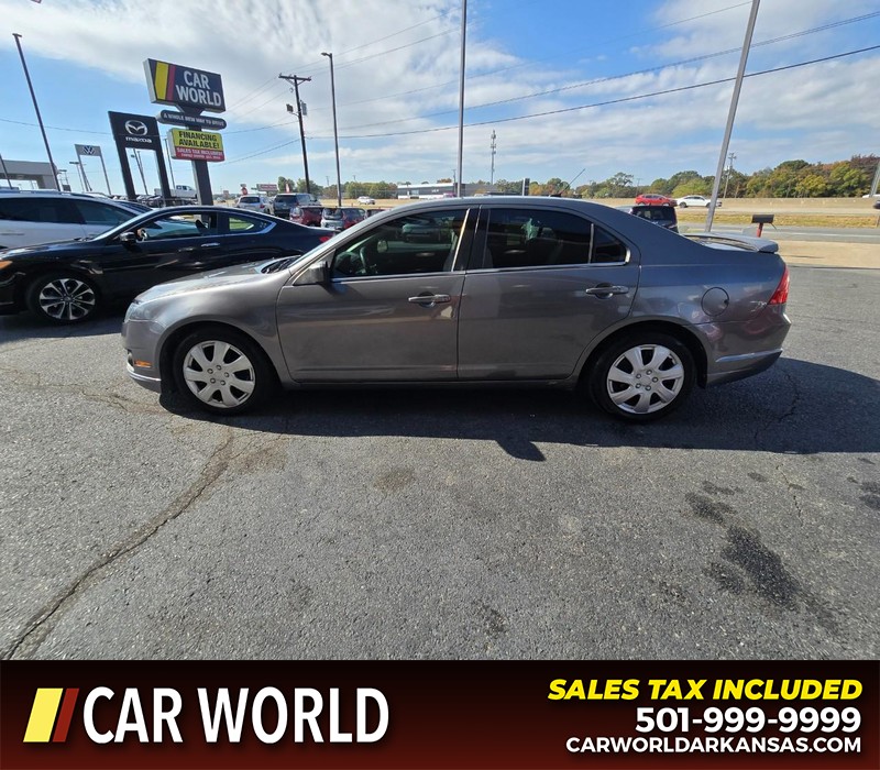 Ford Fusion Vehicle Full-screen Gallery Image 4