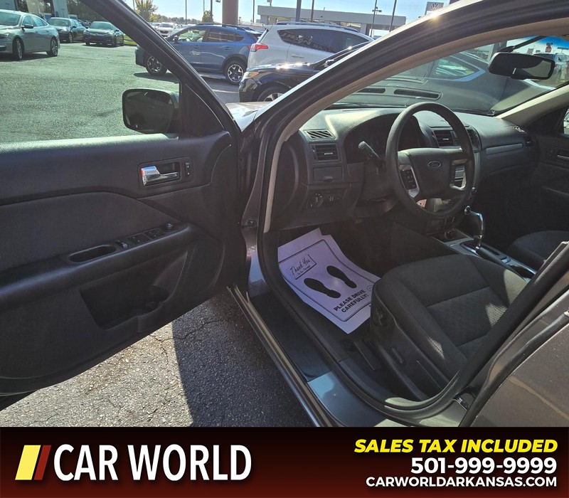 Ford Fusion Vehicle Full-screen Gallery Image 7