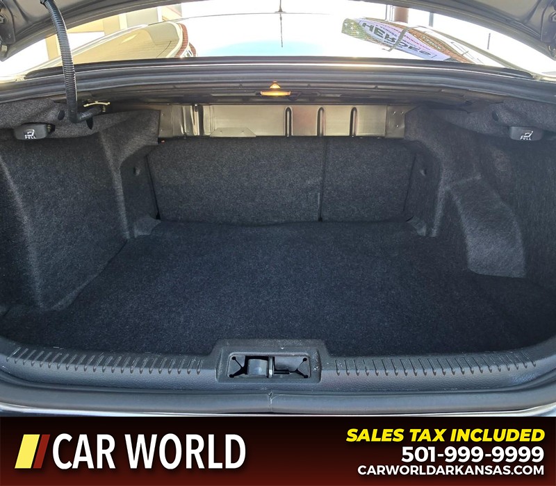 Ford Fusion Vehicle Full-screen Gallery Image 13