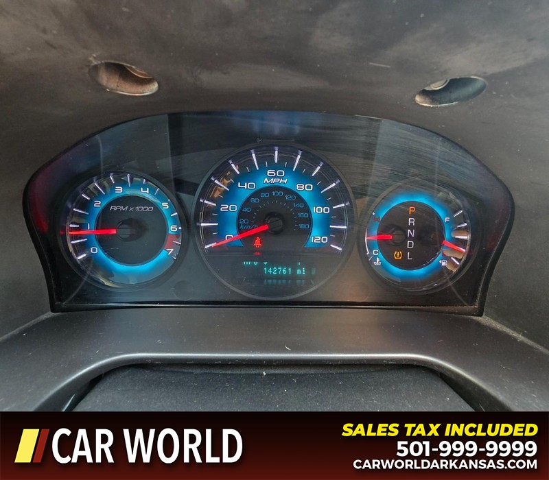 Ford Fusion Vehicle Full-screen Gallery Image 18