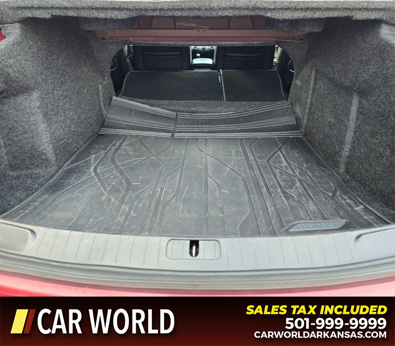 Chevrolet Impala Vehicle Full-screen Gallery Image 14