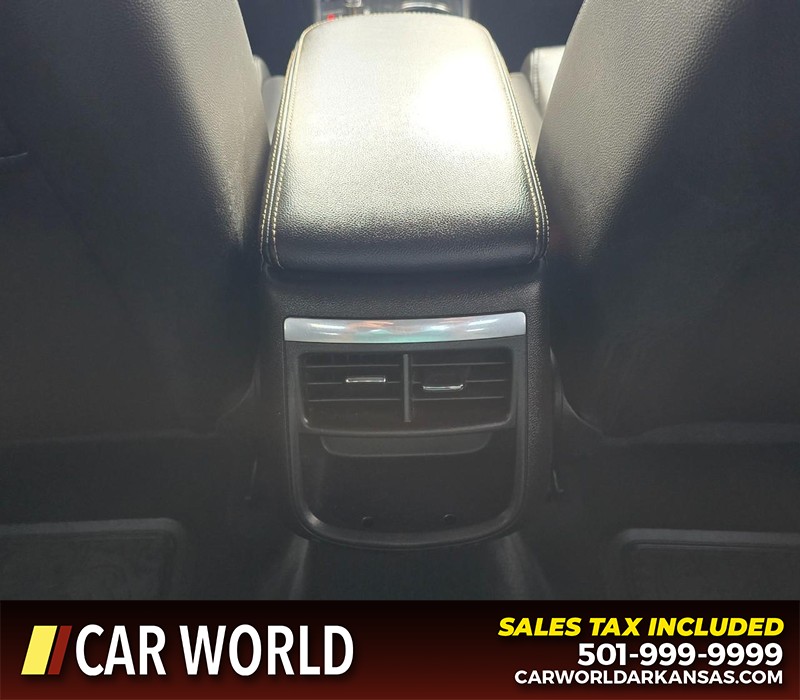 Chevrolet Impala Vehicle Full-screen Gallery Image 19