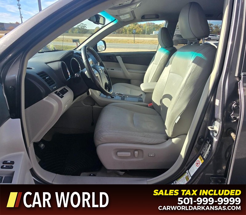 Toyota Highlander Vehicle Full-screen Gallery Image 8