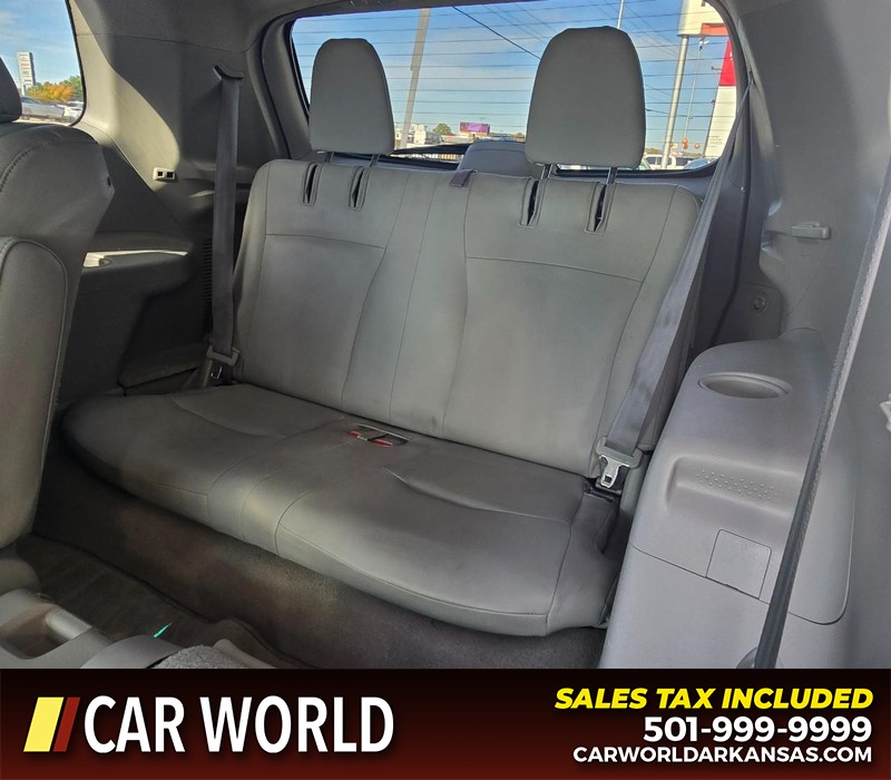 Toyota Highlander Vehicle Full-screen Gallery Image 11