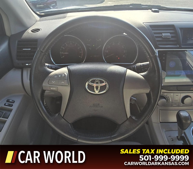 Toyota Highlander Vehicle Full-screen Gallery Image 18