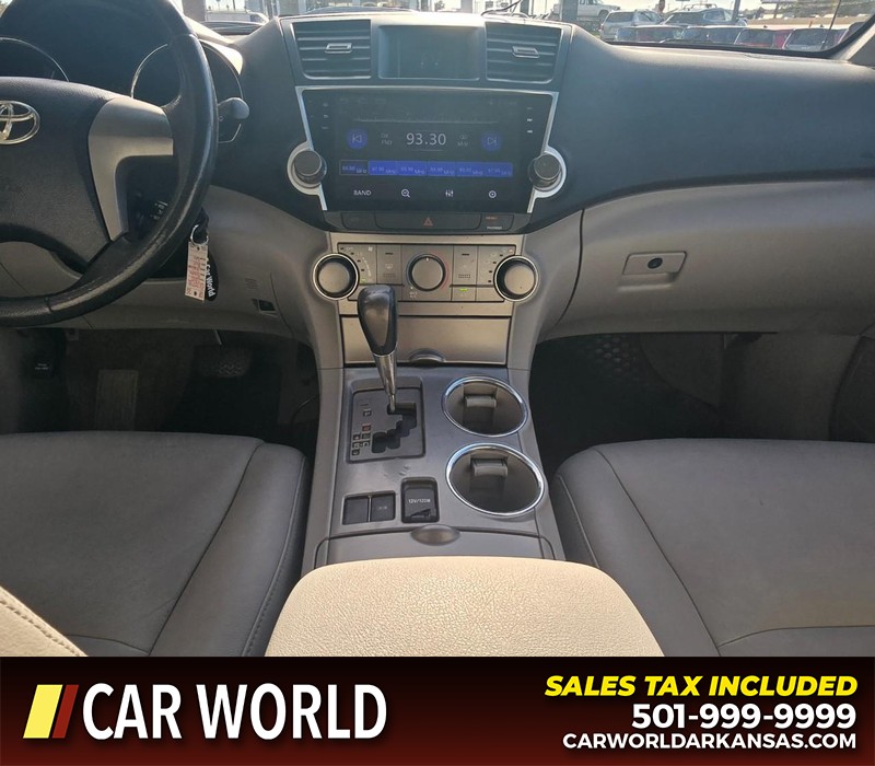 Toyota Highlander Vehicle Full-screen Gallery Image 21