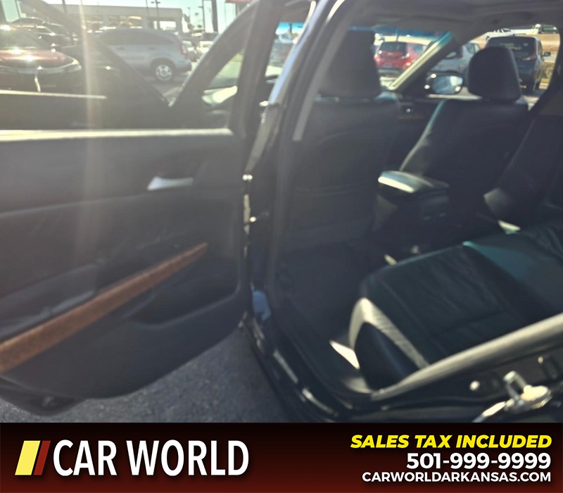 Honda Accord Sedan Vehicle Full-screen Gallery Image 9