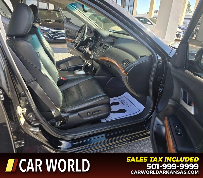 Honda Accord Sedan Vehicle Full-screen Gallery Image 11