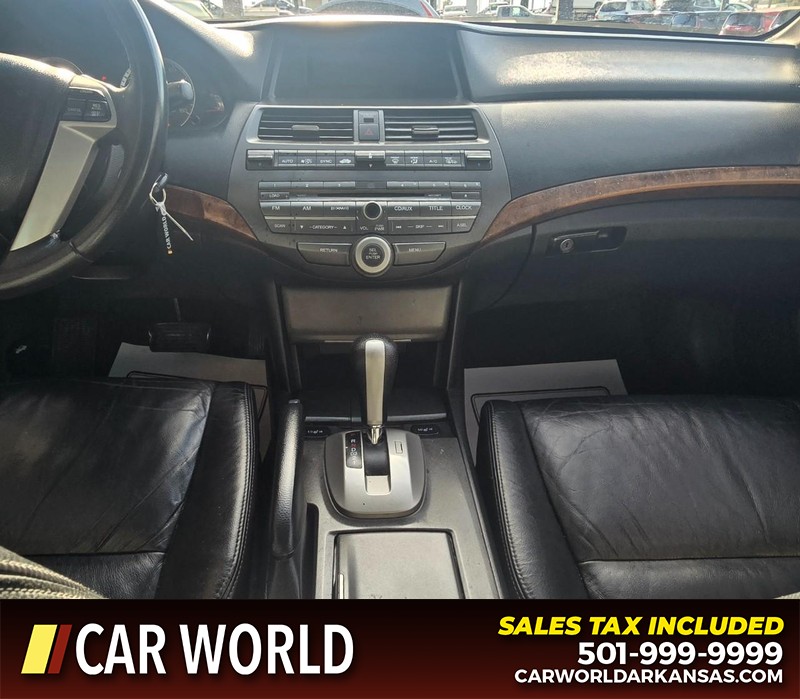 Honda Accord Sedan Vehicle Full-screen Gallery Image 17