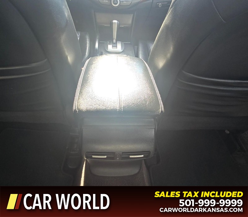 Honda Accord Sedan Vehicle Full-screen Gallery Image 19