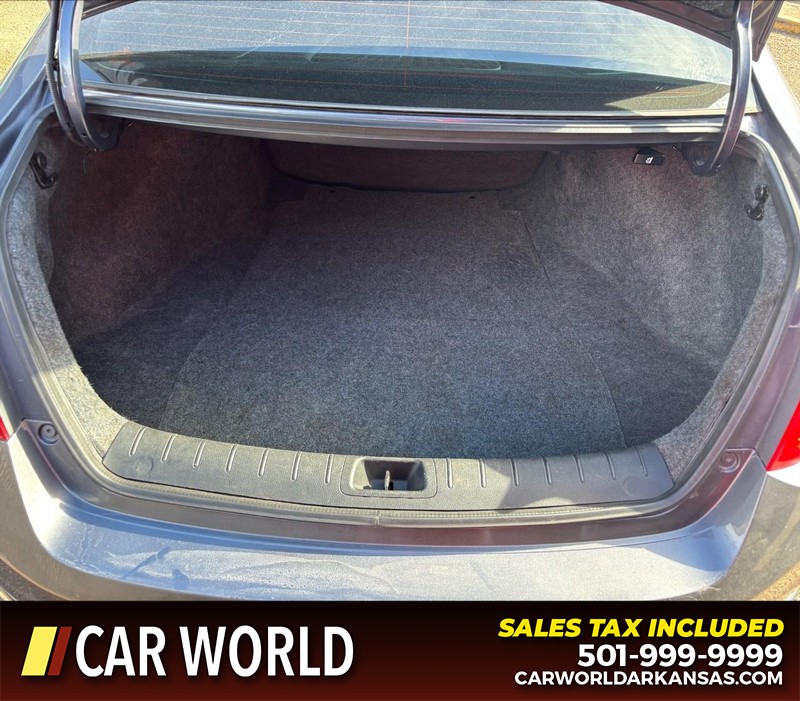 Honda Accord Coupe Vehicle Full-screen Gallery Image 6