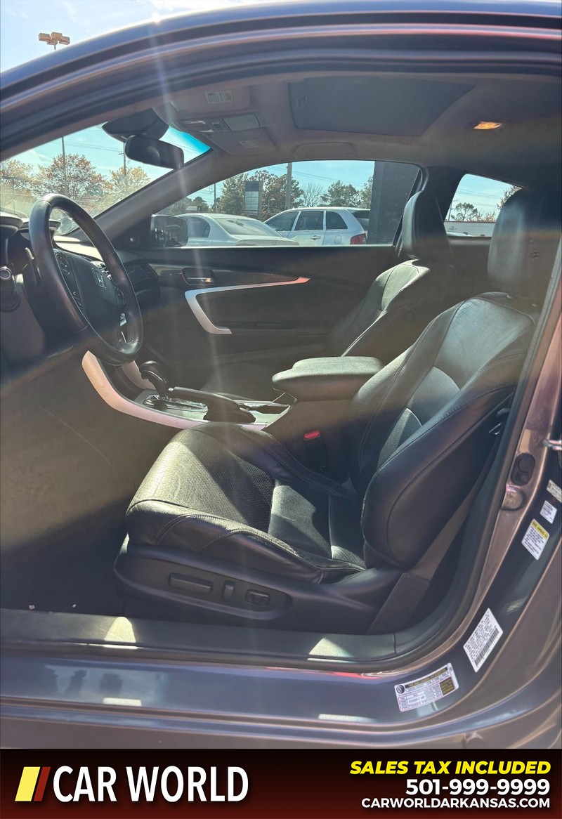 Honda Accord Coupe Vehicle Full-screen Gallery Image 13