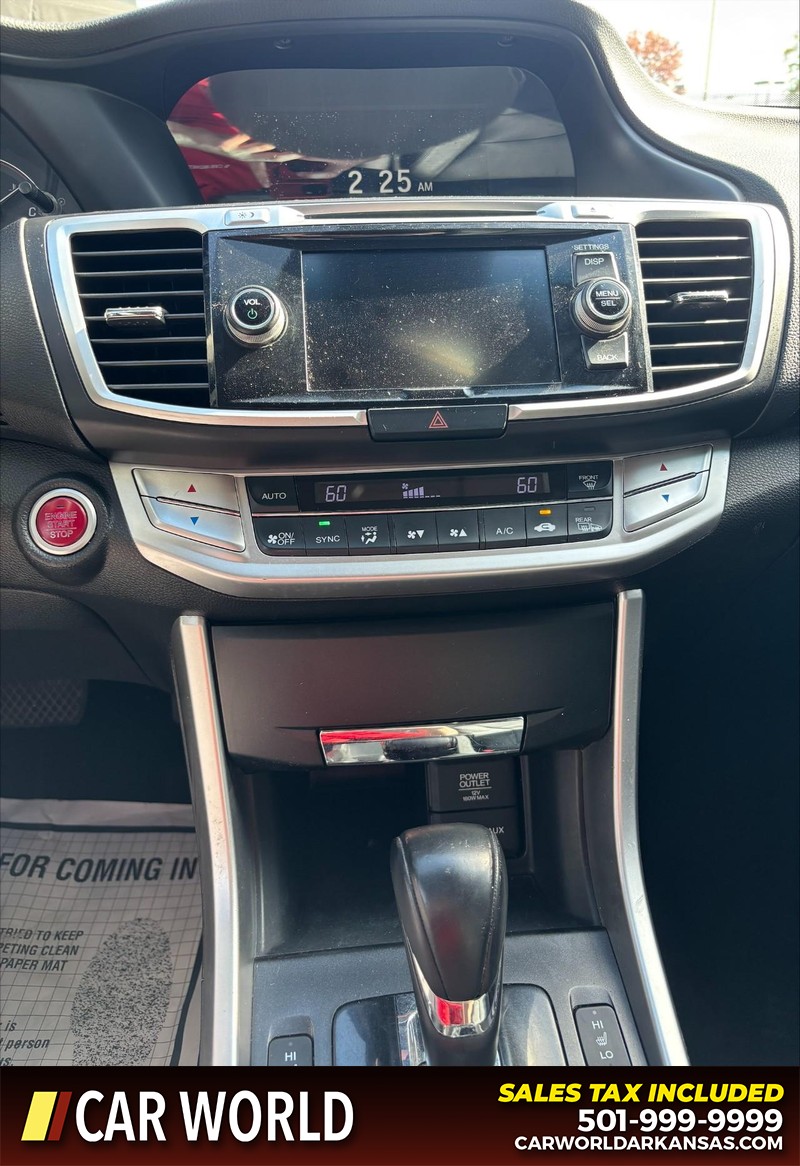 Honda Accord Coupe Vehicle Full-screen Gallery Image 15