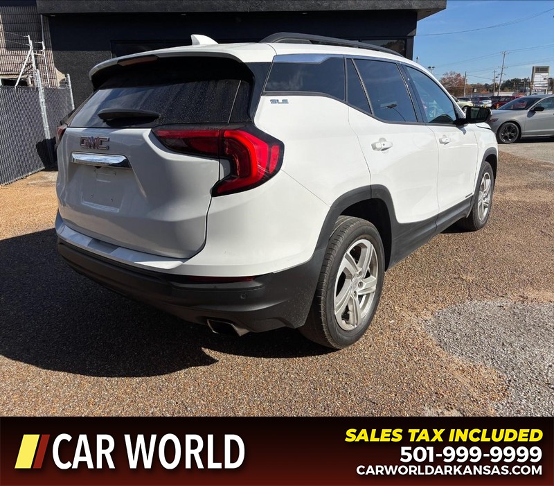 GMC Terrain Vehicle Full-screen Gallery Image 3