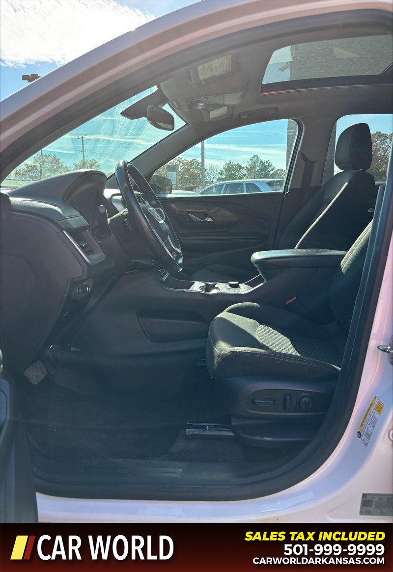 GMC Terrain Vehicle Full-screen Gallery Image 13