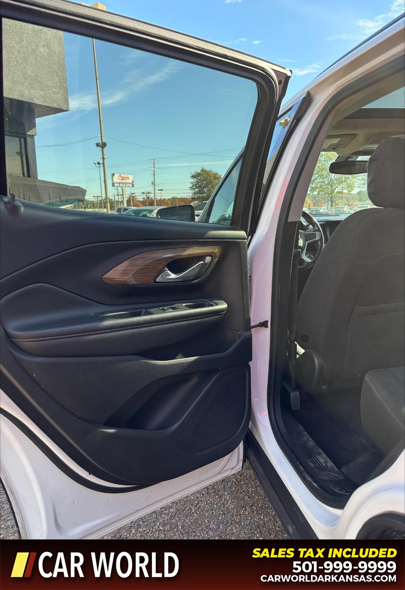 GMC Terrain Vehicle Full-screen Gallery Image 14