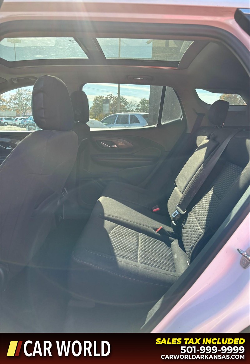 GMC Terrain Vehicle Full-screen Gallery Image 15