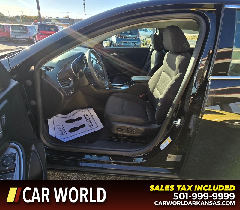 Chevrolet Malibu Vehicle Full-screen Gallery Image 8