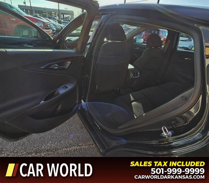 Chevrolet Malibu Vehicle Full-screen Gallery Image 9