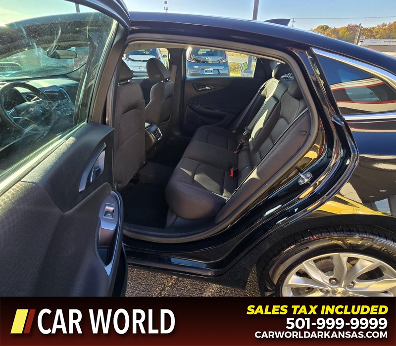 Chevrolet Malibu Vehicle Full-screen Gallery Image 10