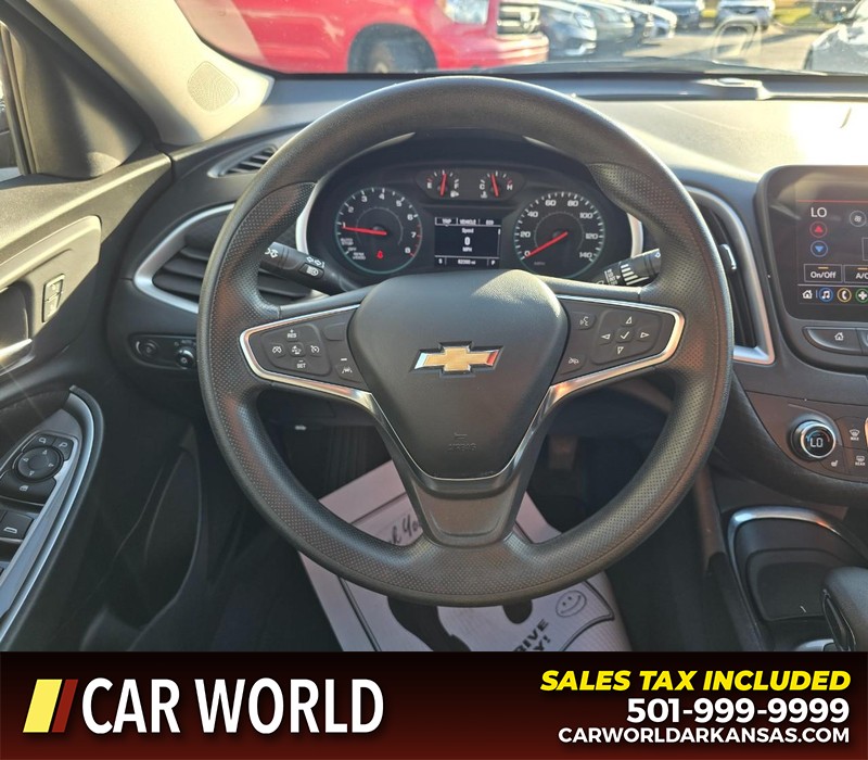 Chevrolet Malibu Vehicle Full-screen Gallery Image 16
