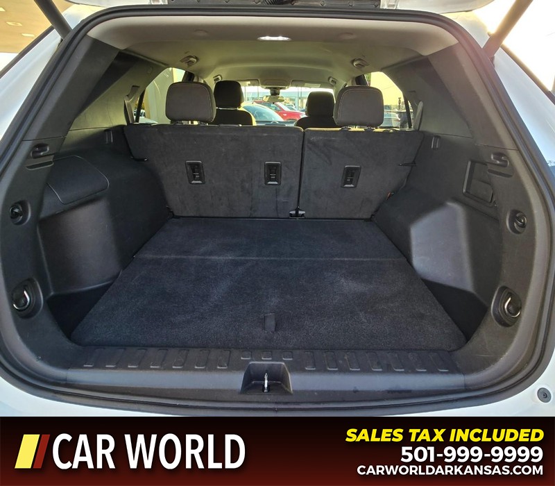 Chevrolet Equinox Vehicle Full-screen Gallery Image 13