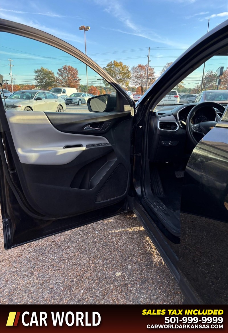 Chevrolet Equinox Vehicle Full-screen Gallery Image 12