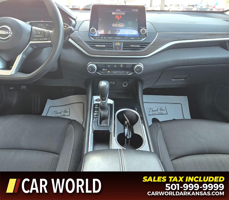 Nissan Altima Vehicle Full-screen Gallery Image 18