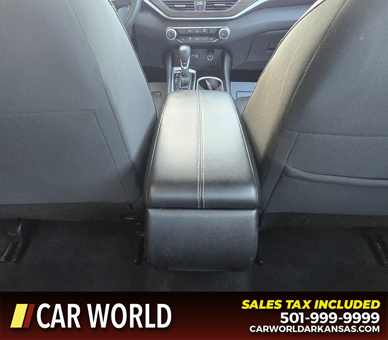 Nissan Altima Vehicle Full-screen Gallery Image 19