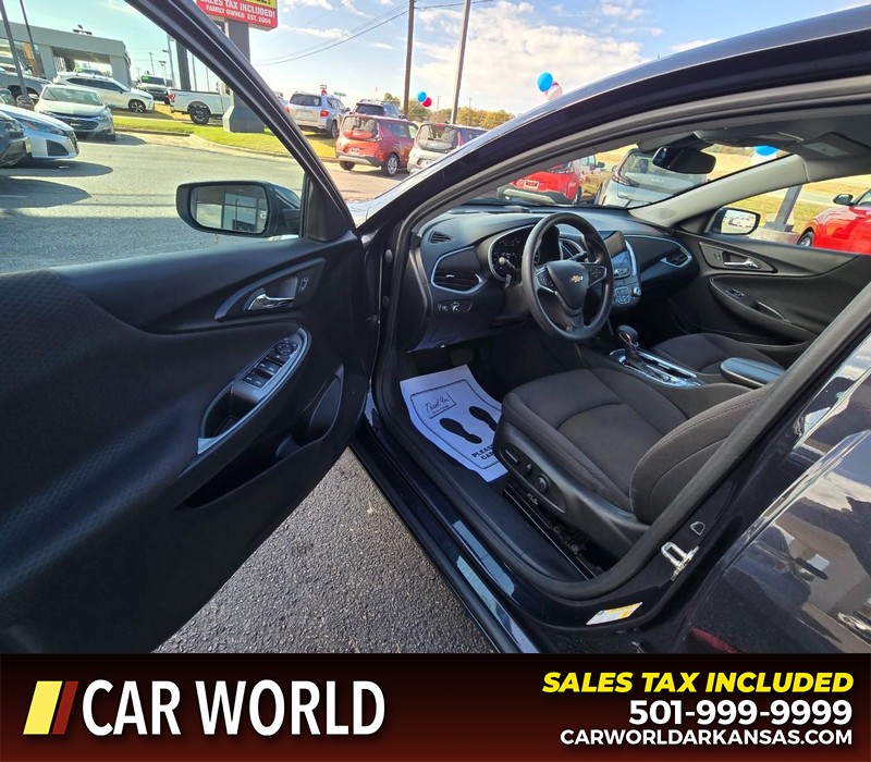 Chevrolet Malibu Vehicle Full-screen Gallery Image 7