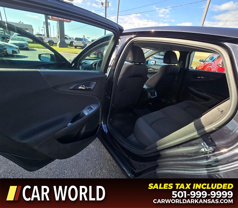 Chevrolet Malibu Vehicle Full-screen Gallery Image 9