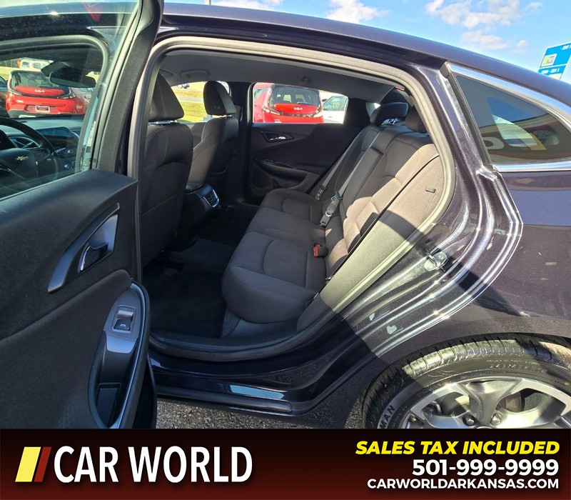 Chevrolet Malibu Vehicle Full-screen Gallery Image 10