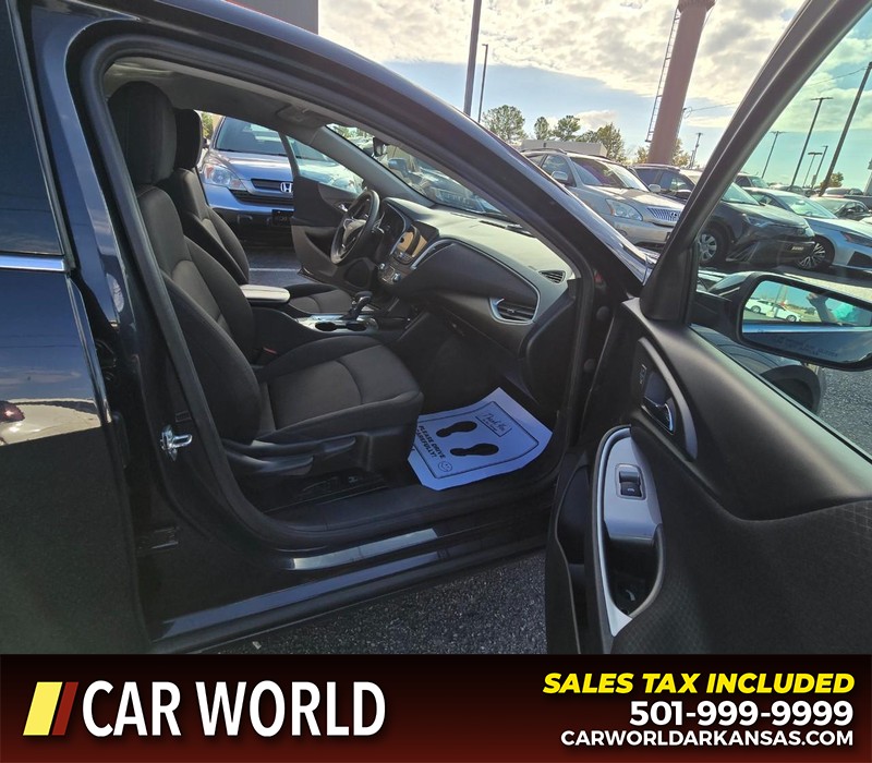 Chevrolet Malibu Vehicle Full-screen Gallery Image 11