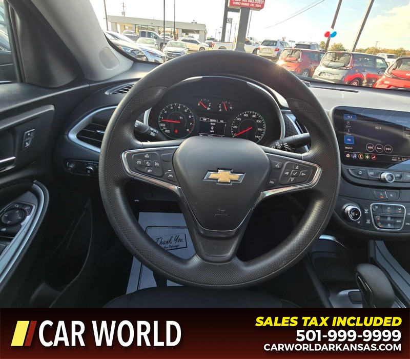 Chevrolet Malibu Vehicle Full-screen Gallery Image 15