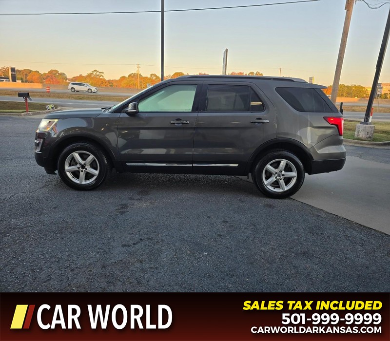 Ford Explorer Vehicle Full-screen Gallery Image 4