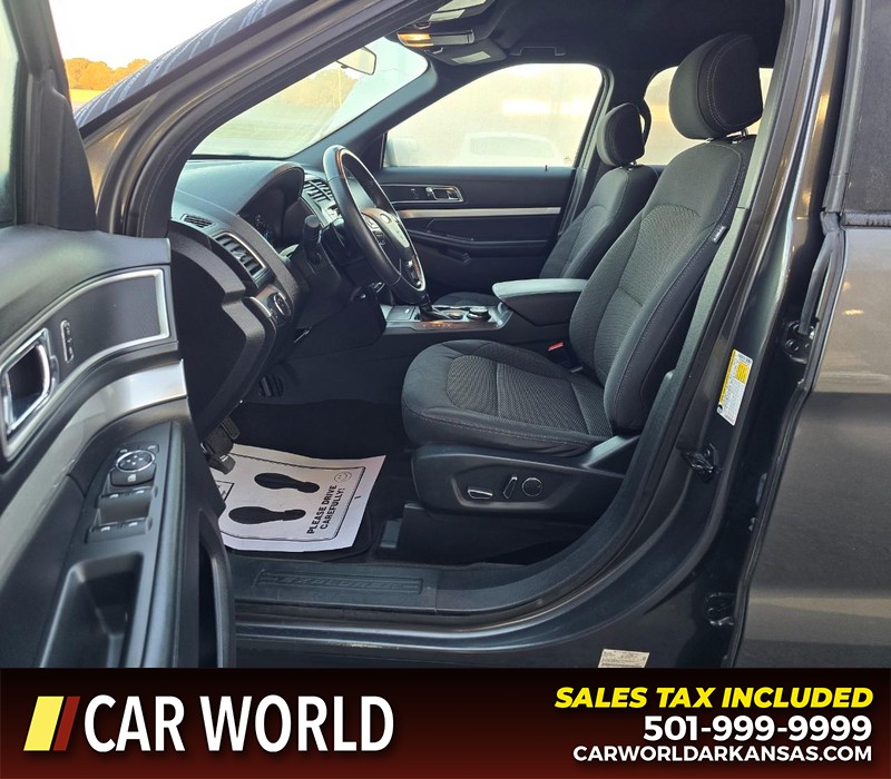 Ford Explorer Vehicle Full-screen Gallery Image 8