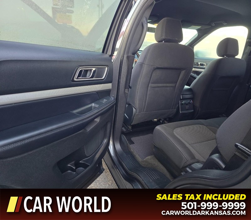 Ford Explorer Vehicle Full-screen Gallery Image 9