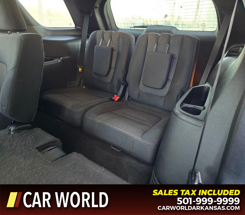 Ford Explorer Vehicle Full-screen Gallery Image 11