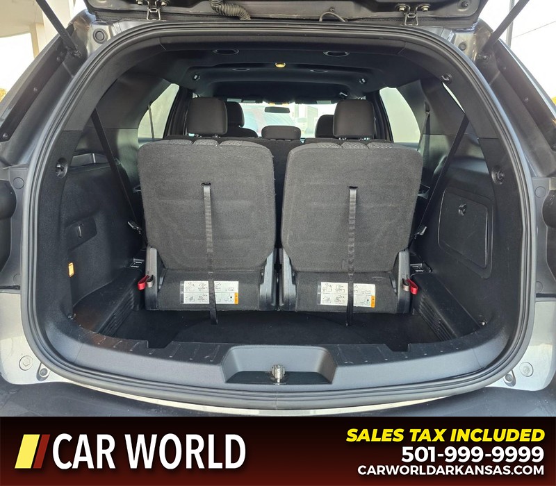 Ford Explorer Vehicle Full-screen Gallery Image 15