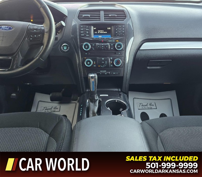 Ford Explorer Vehicle Full-screen Gallery Image 21