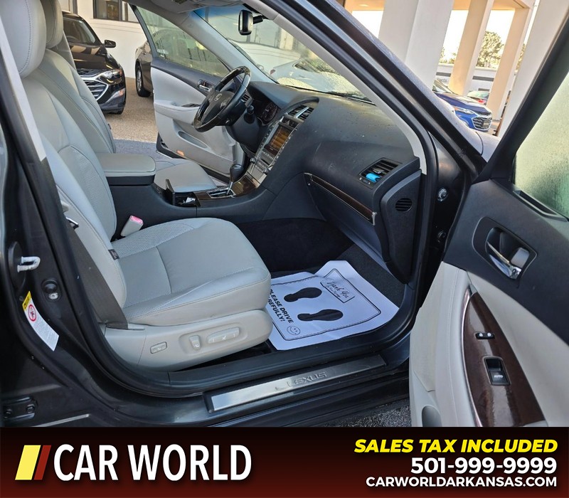 Lexus ES 350 Vehicle Full-screen Gallery Image 11