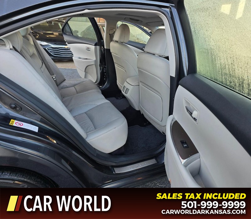 Lexus ES 350 Vehicle Full-screen Gallery Image 12